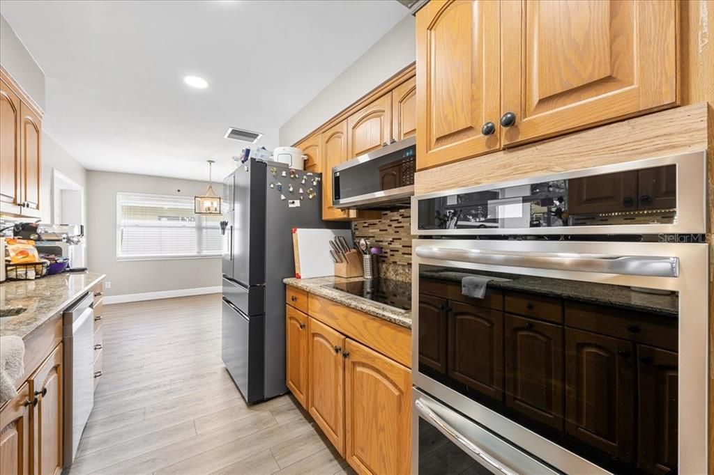 For Sale: $479,900 (3 beds, 2 baths, 1187 Square Feet)