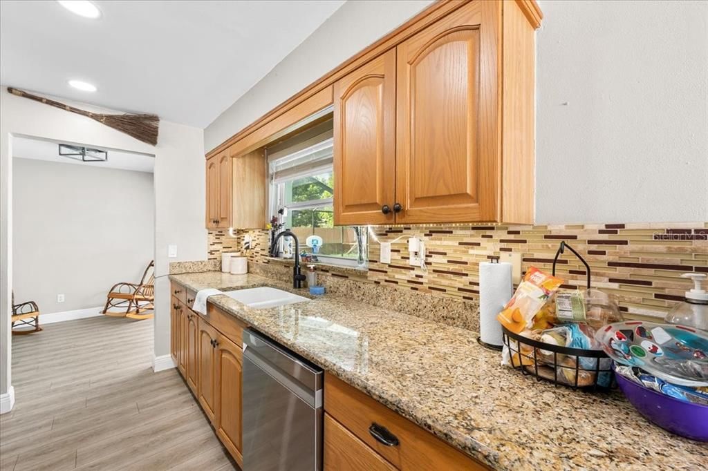For Sale: $479,900 (3 beds, 2 baths, 1187 Square Feet)