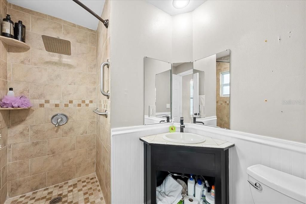 For Sale: $479,900 (3 beds, 2 baths, 1187 Square Feet)