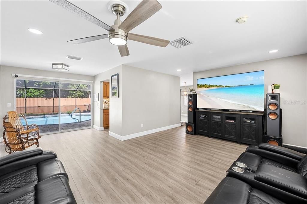 For Sale: $479,900 (3 beds, 2 baths, 1187 Square Feet)