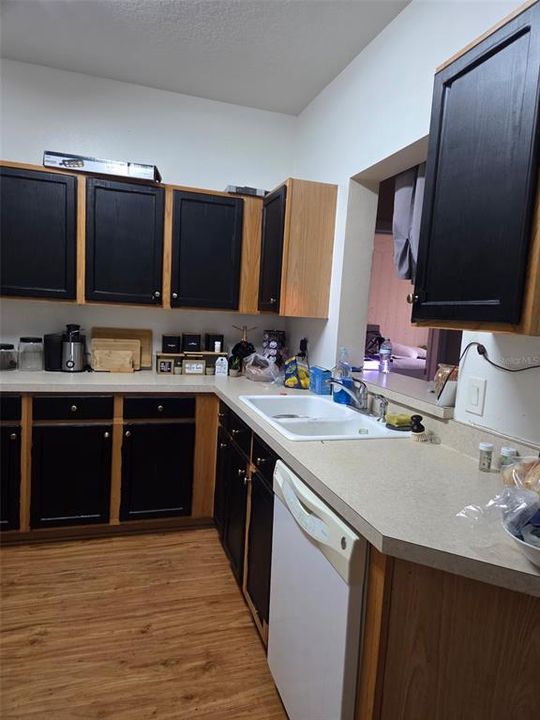 For Sale: $189,995 (3 beds, 2 baths, 1351 Square Feet)