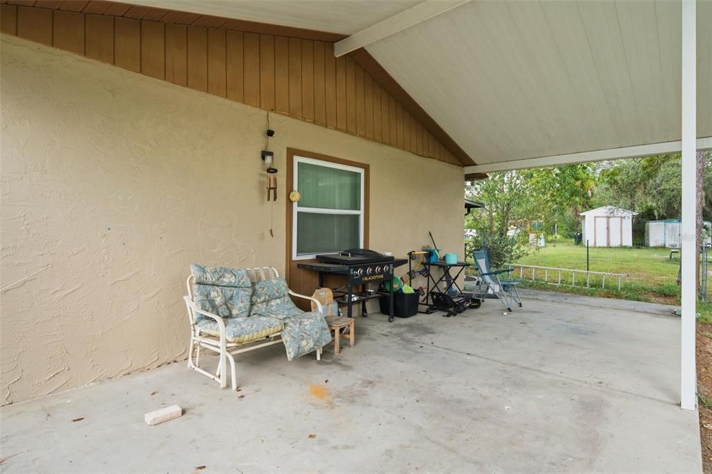 For Sale: $189,000 (2 beds, 2 baths, 1040 Square Feet)