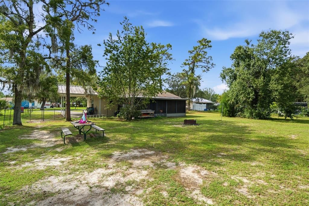 For Sale: $189,000 (2 beds, 2 baths, 1040 Square Feet)