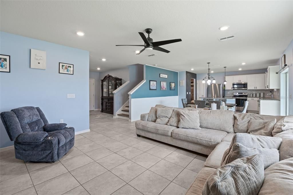 For Sale: $369,000 (4 beds, 2 baths, 2416 Square Feet)