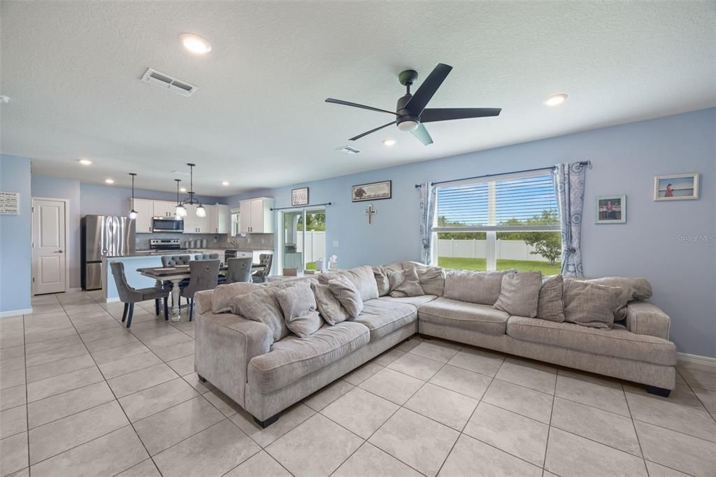 For Sale: $369,000 (4 beds, 2 baths, 2416 Square Feet)