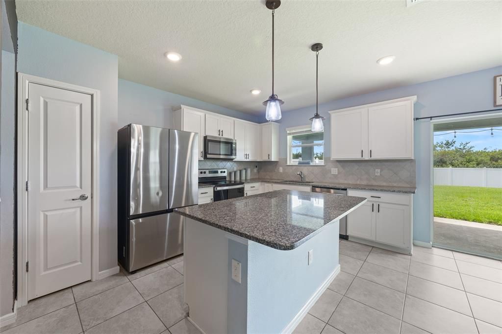 For Sale: $369,000 (4 beds, 2 baths, 2416 Square Feet)