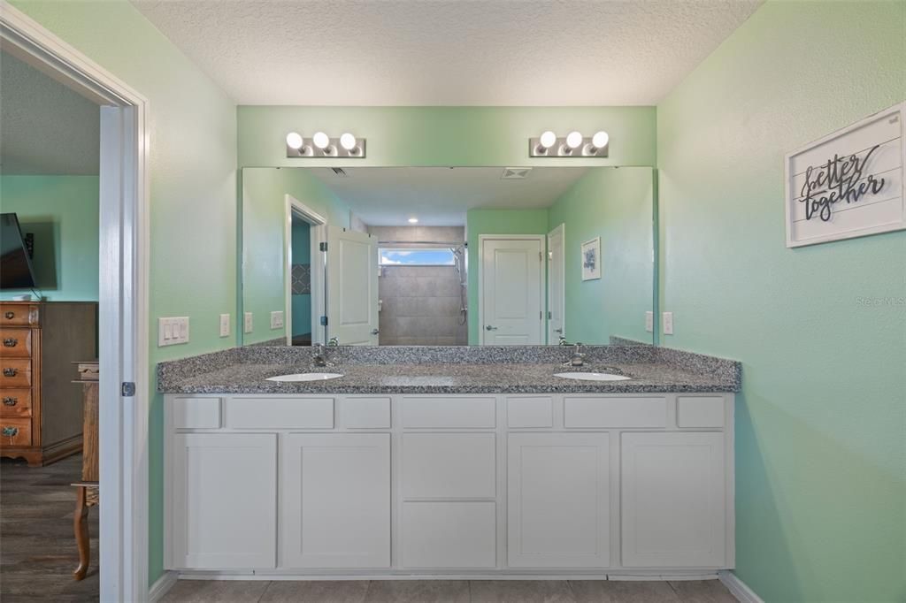 For Sale: $369,000 (4 beds, 2 baths, 2416 Square Feet)