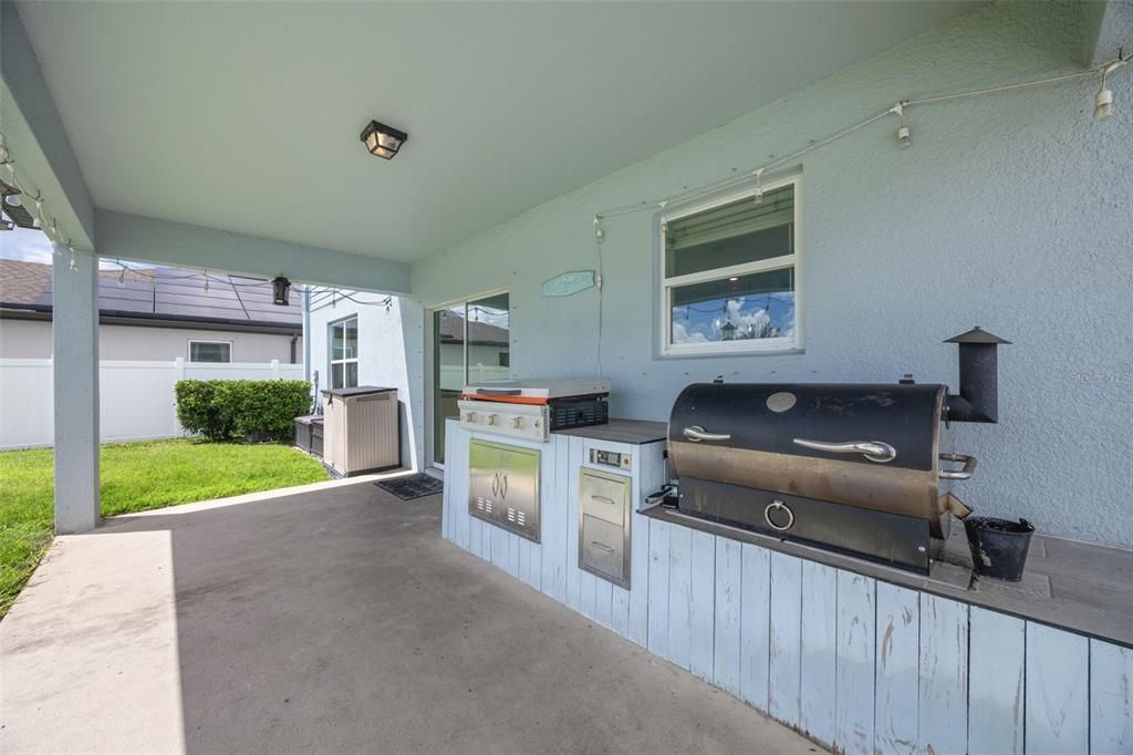 For Sale: $369,000 (4 beds, 2 baths, 2416 Square Feet)