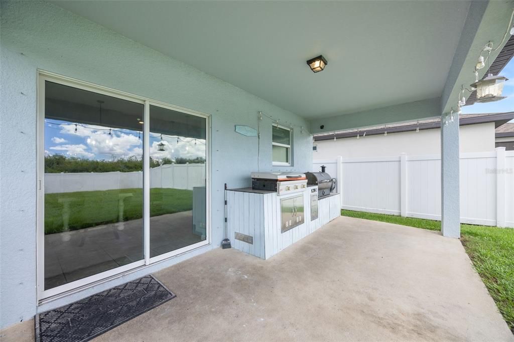 For Sale: $369,000 (4 beds, 2 baths, 2416 Square Feet)