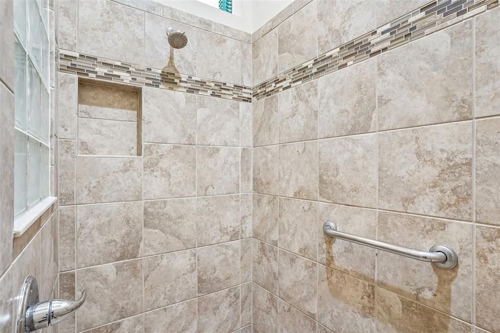 En Venta: $519,000 (3 camas, 2 baños, 1965 Pies cuadrados)