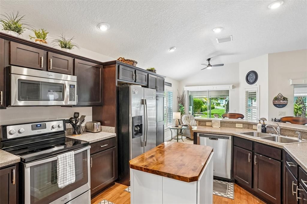 En Venta: $519,000 (3 camas, 2 baños, 1965 Pies cuadrados)