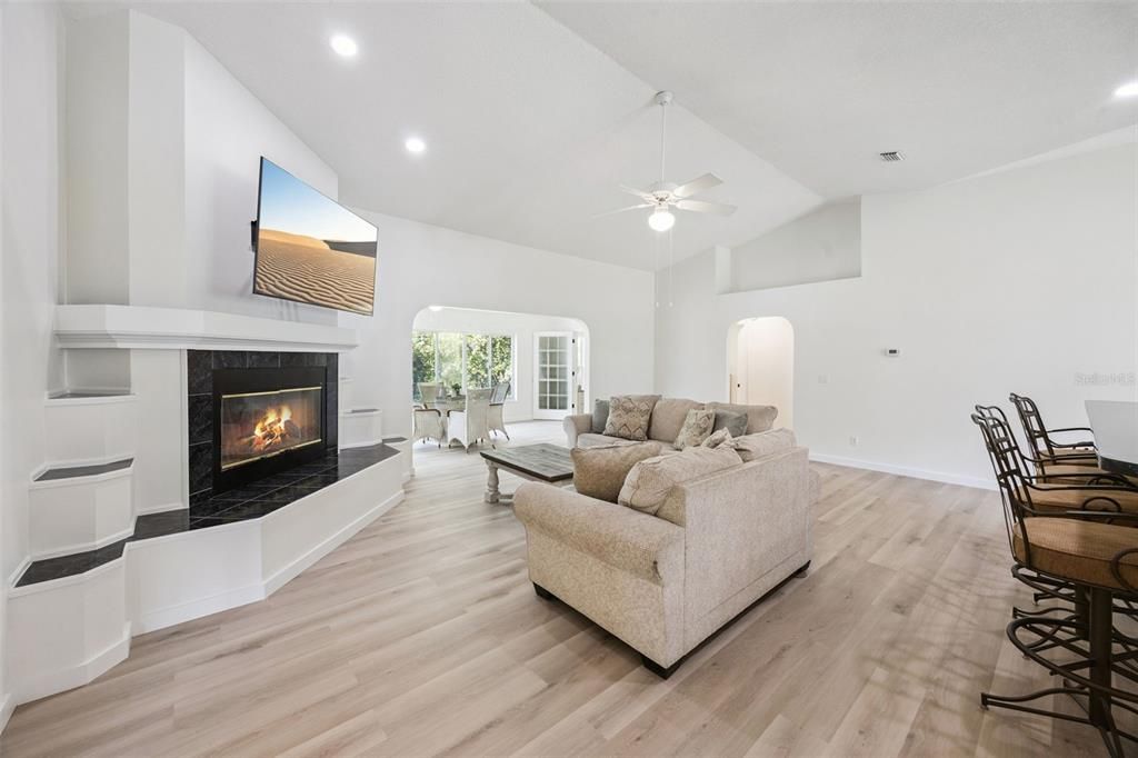 For Sale: $344,900 (3 beds, 2 baths, 2025 Square Feet)