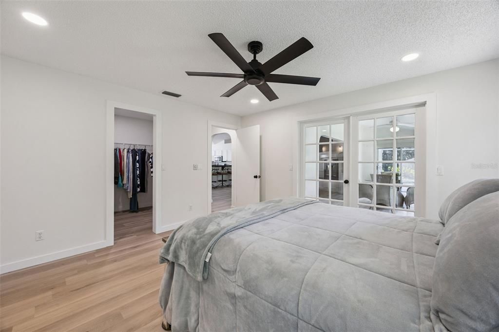 For Sale: $344,900 (3 beds, 2 baths, 2025 Square Feet)