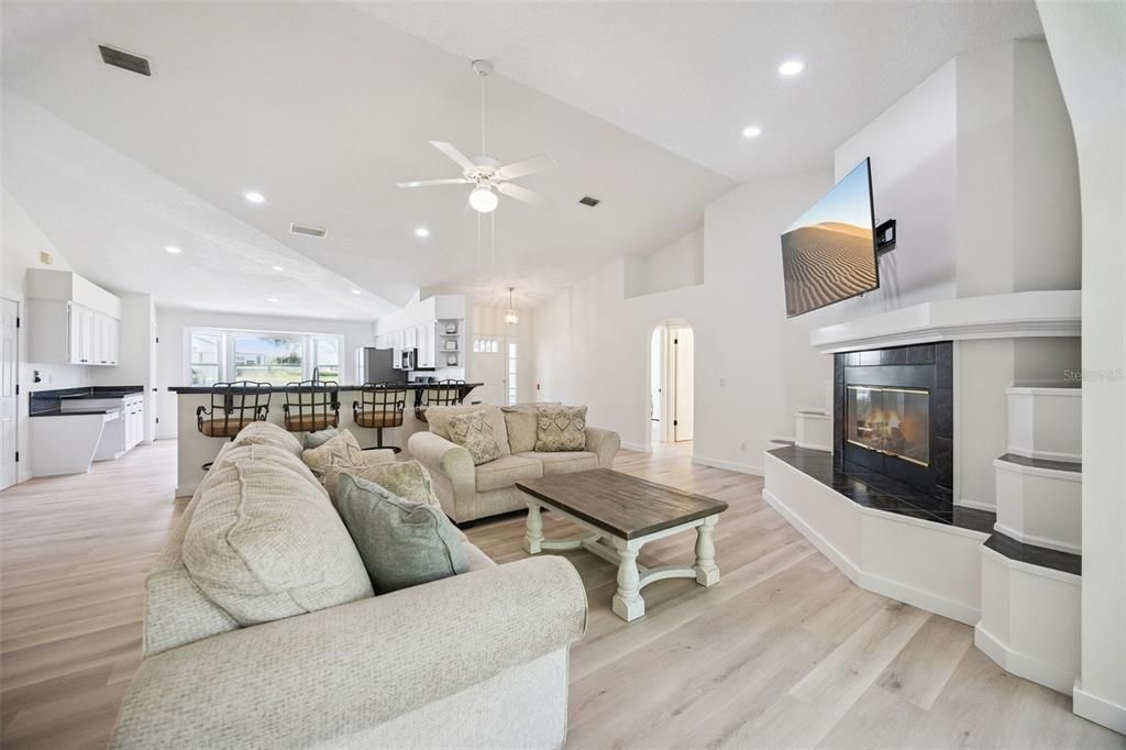 For Sale: $344,900 (3 beds, 2 baths, 2025 Square Feet)