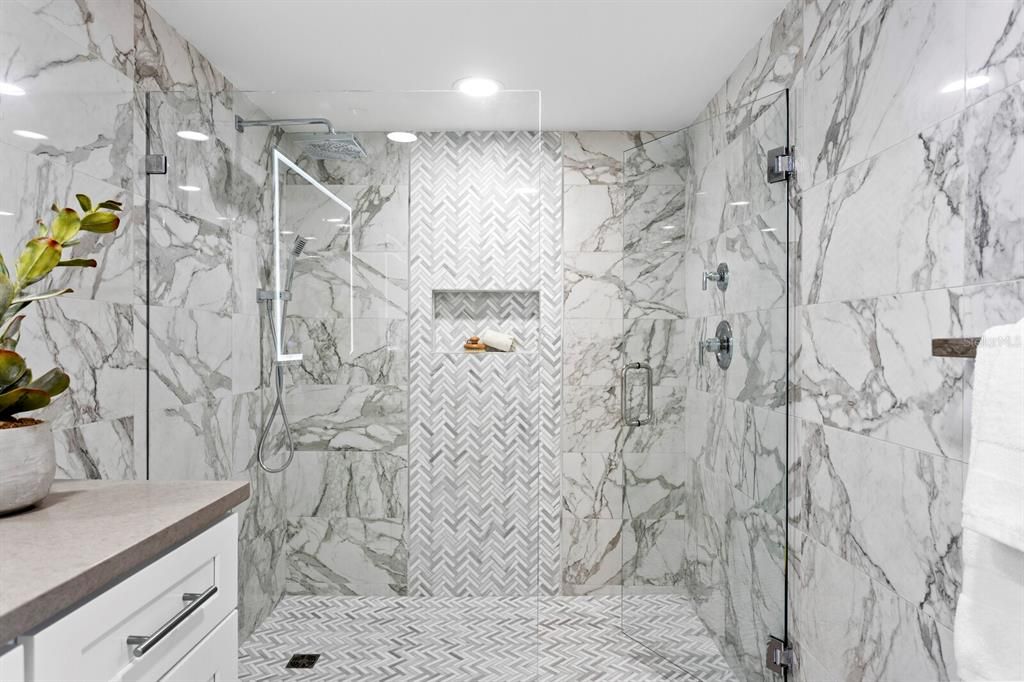 For Rent: $4,950 (2 beds, 2 baths, 1702 Square Feet)