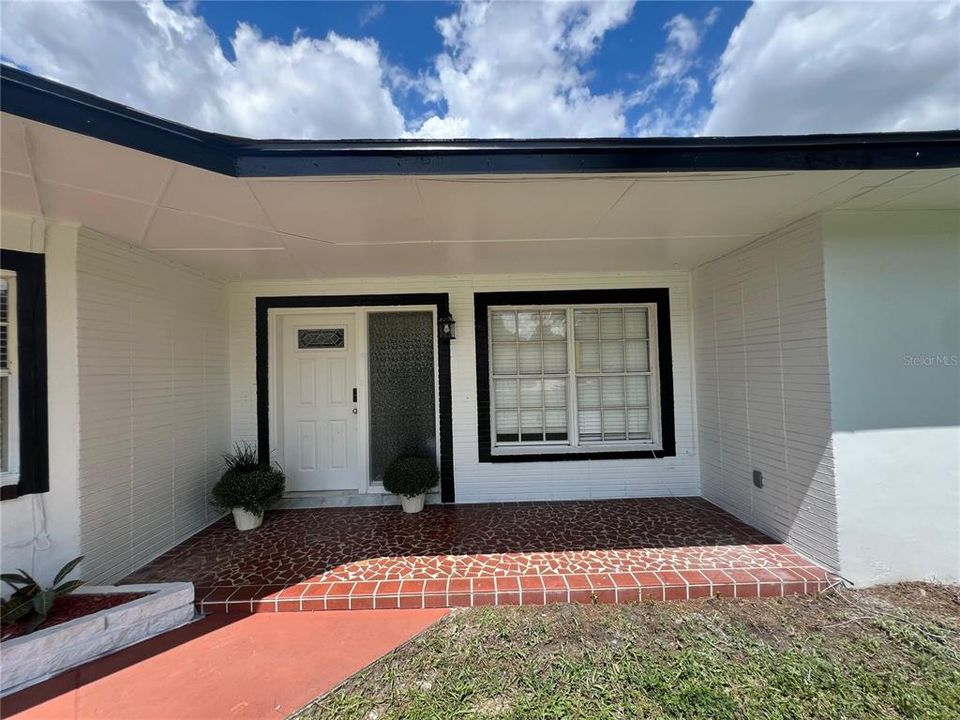 For Sale: $497,900 (5 beds, 2 baths, 1917 Square Feet)