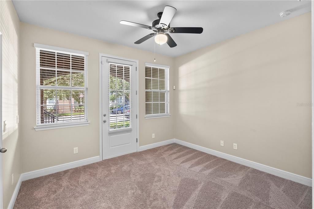 For Sale: $417,000 (3 beds, 3 baths, 1801 Square Feet)