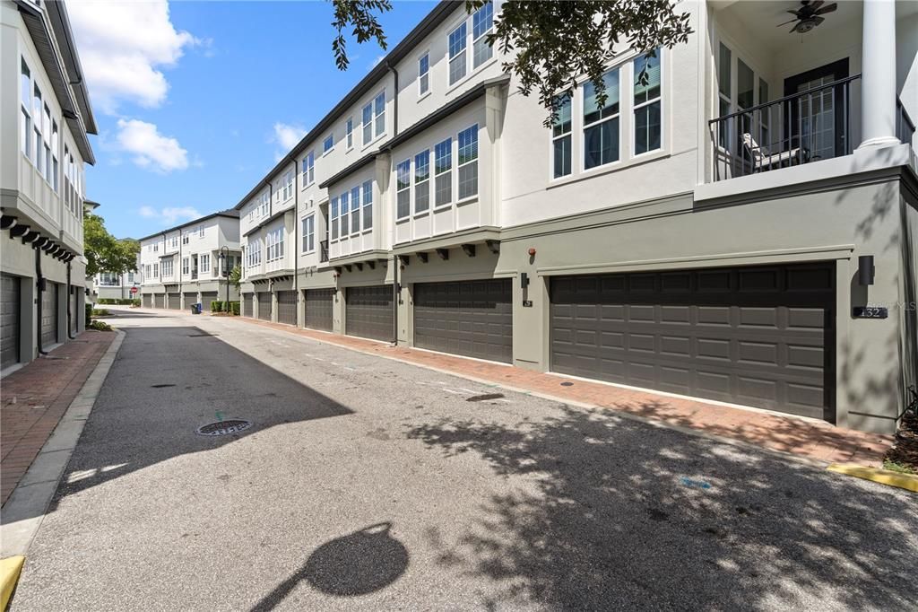 For Sale: $417,000 (3 beds, 3 baths, 1801 Square Feet)