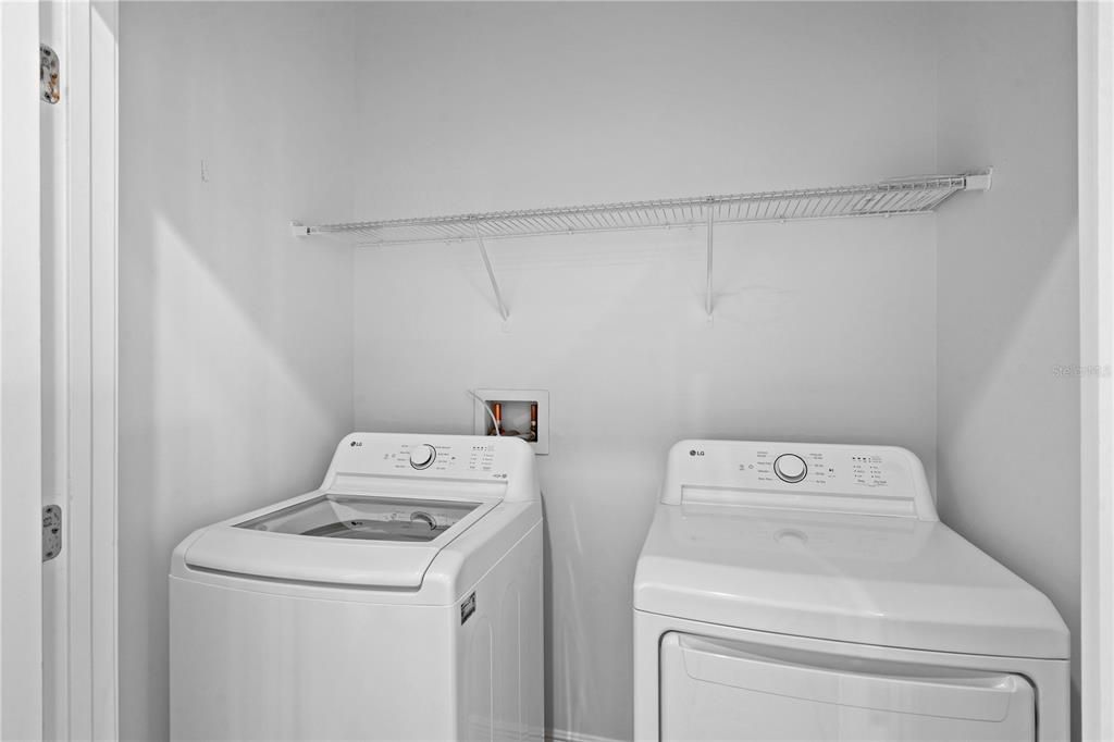 For Sale: $417,000 (3 beds, 3 baths, 1801 Square Feet)