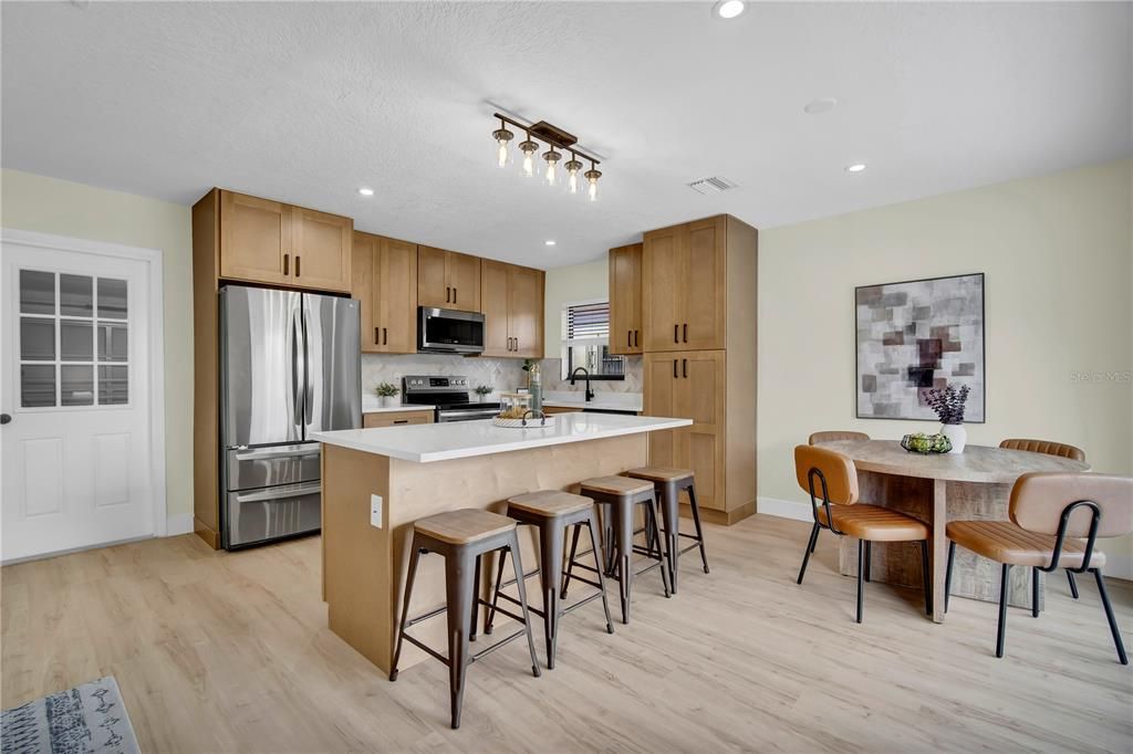 待售: $449,999 (4 贝兹, 2 浴室, 1426 平方英尺)