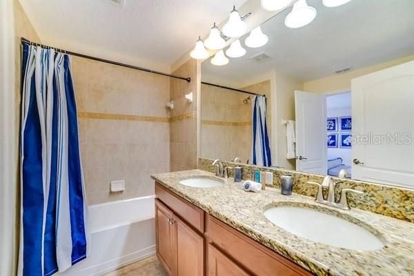 На продажу: $334,900 (4 спален, 3 ванн, 1902 Квадратных фут)