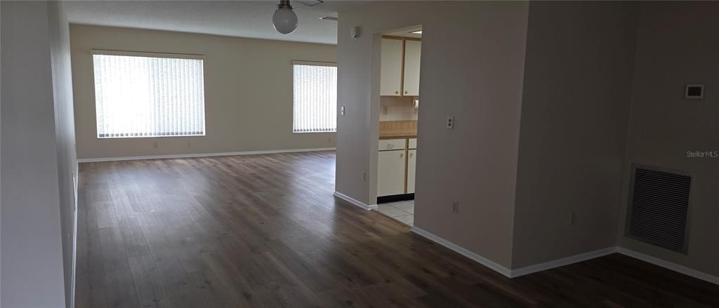 For Sale: $349,900 (2 beds, 2 baths, 1594 Square Feet)
