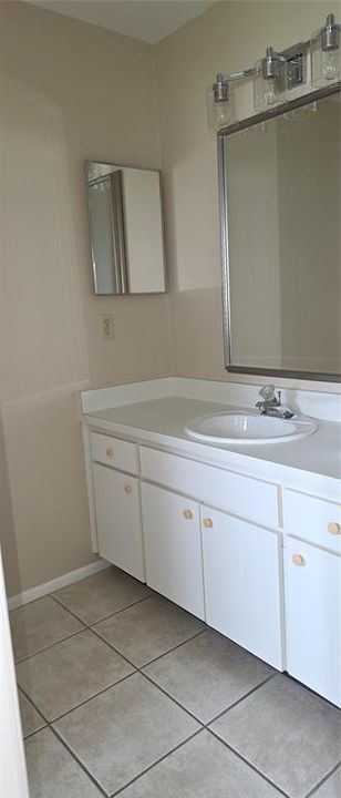 For Sale: $349,900 (2 beds, 2 baths, 1594 Square Feet)