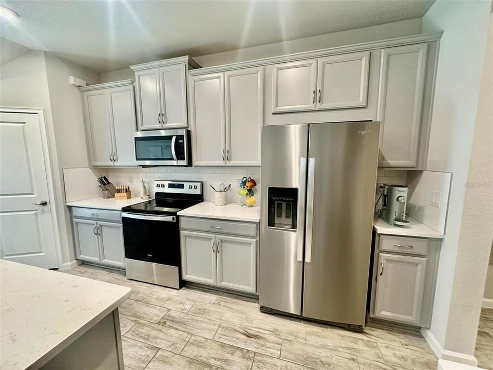 На продажу: $379,900 (3 спален, 2 ванн, 1716 Квадратных фут)