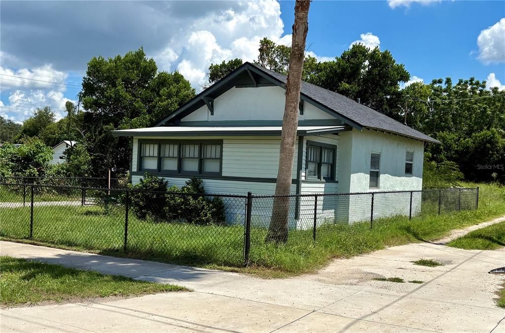 На продажу: $177,000 (3 спален, 1 ванн, 986 Квадратных фут)