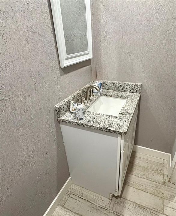 На продажу: $177,000 (3 спален, 1 ванн, 986 Квадратных фут)