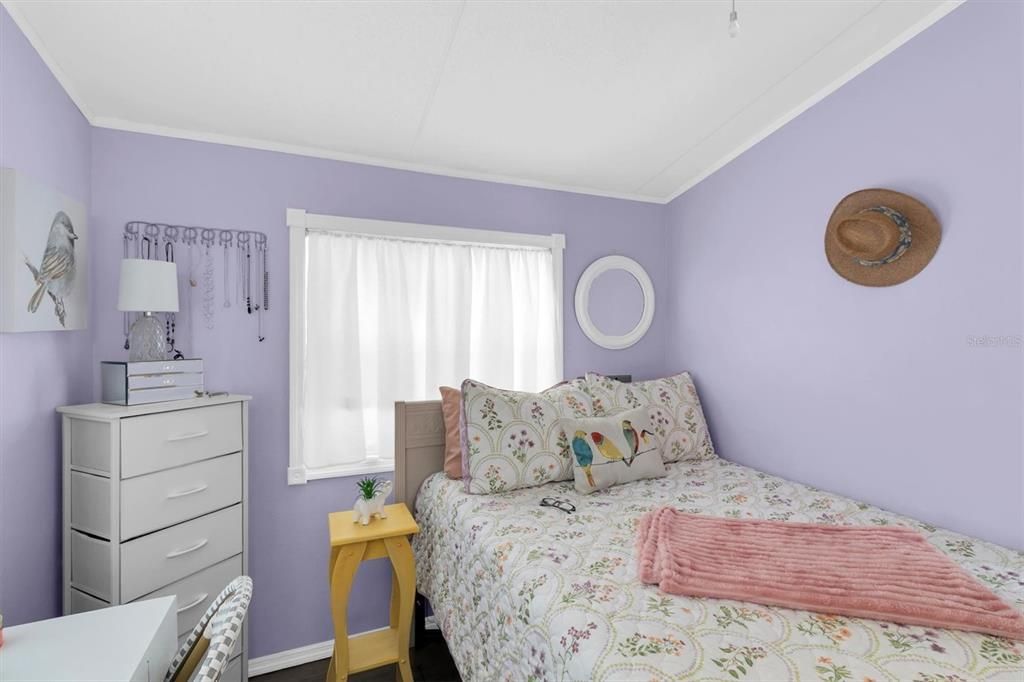 For Sale: $138,000 (1 beds, 1 baths, 384 Square Feet)