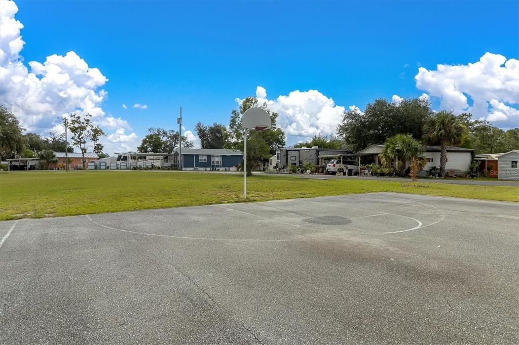 For Sale: $138,000 (1 beds, 1 baths, 384 Square Feet)