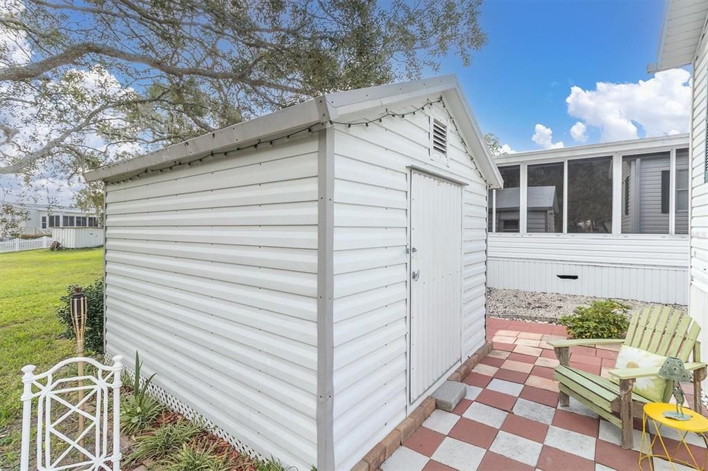 For Sale: $138,000 (1 beds, 1 baths, 384 Square Feet)