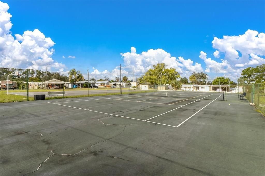For Sale: $138,000 (1 beds, 1 baths, 384 Square Feet)