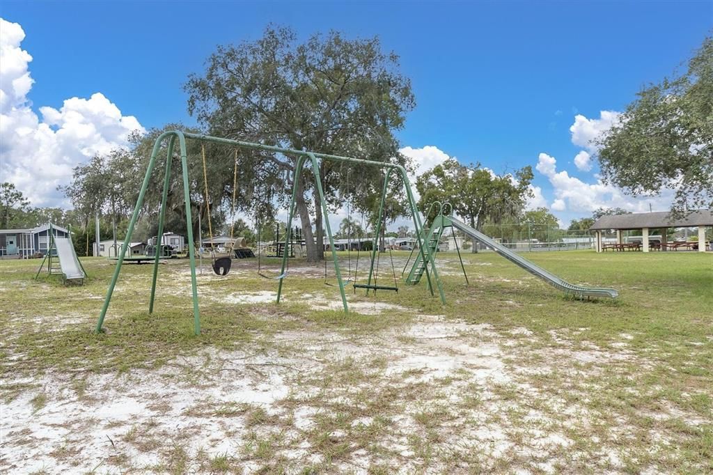 For Sale: $138,000 (1 beds, 1 baths, 384 Square Feet)