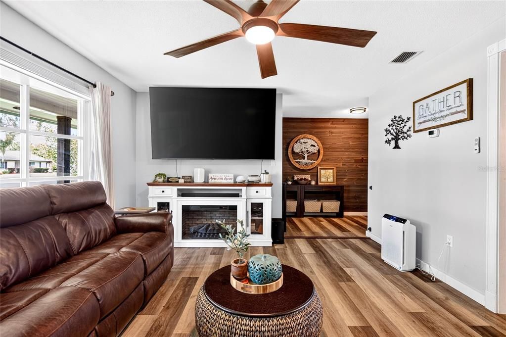 For Sale: $450,000 (4 beds, 3 baths, 2646 Square Feet)