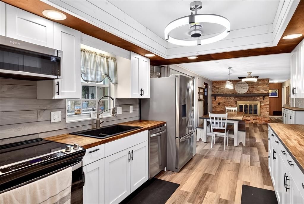 For Sale: $450,000 (4 beds, 3 baths, 2646 Square Feet)