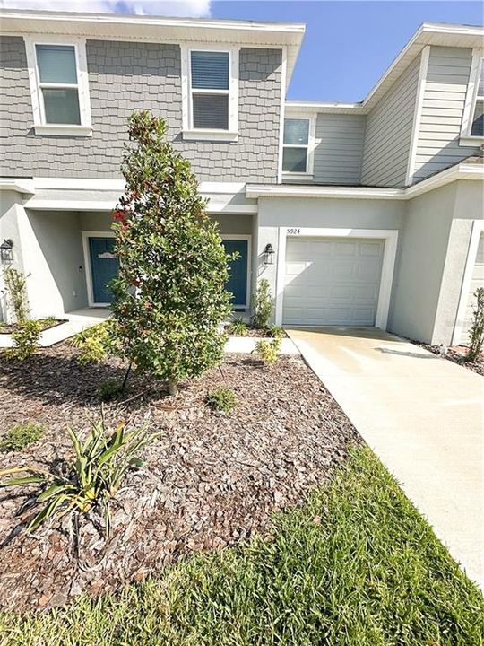 For Sale: $279,500 (3 beds, 2 baths, 1373 Square Feet)