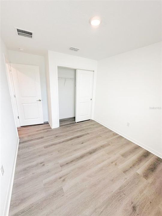 For Sale: $279,500 (3 beds, 2 baths, 1373 Square Feet)