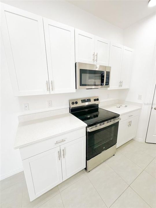 For Sale: $279,500 (3 beds, 2 baths, 1373 Square Feet)