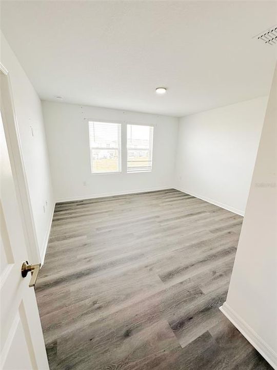 For Sale: $279,500 (3 beds, 2 baths, 1373 Square Feet)
