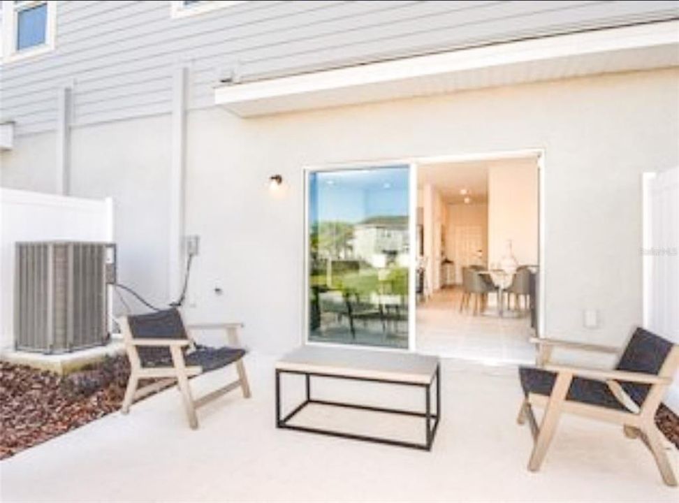 For Sale: $279,500 (3 beds, 2 baths, 1373 Square Feet)