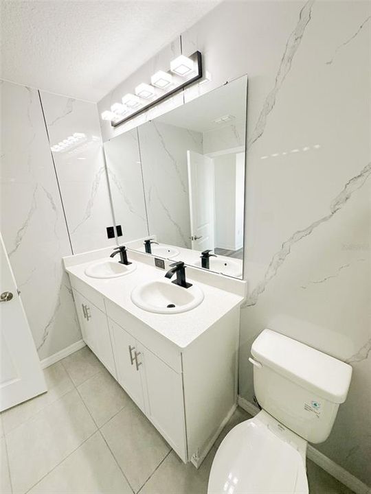 For Sale: $279,500 (3 beds, 2 baths, 1373 Square Feet)