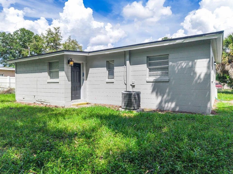 For Sale: $284,900 (3 beds, 1 baths, 840 Square Feet)