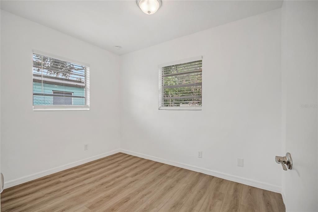 For Sale: $284,900 (3 beds, 1 baths, 840 Square Feet)