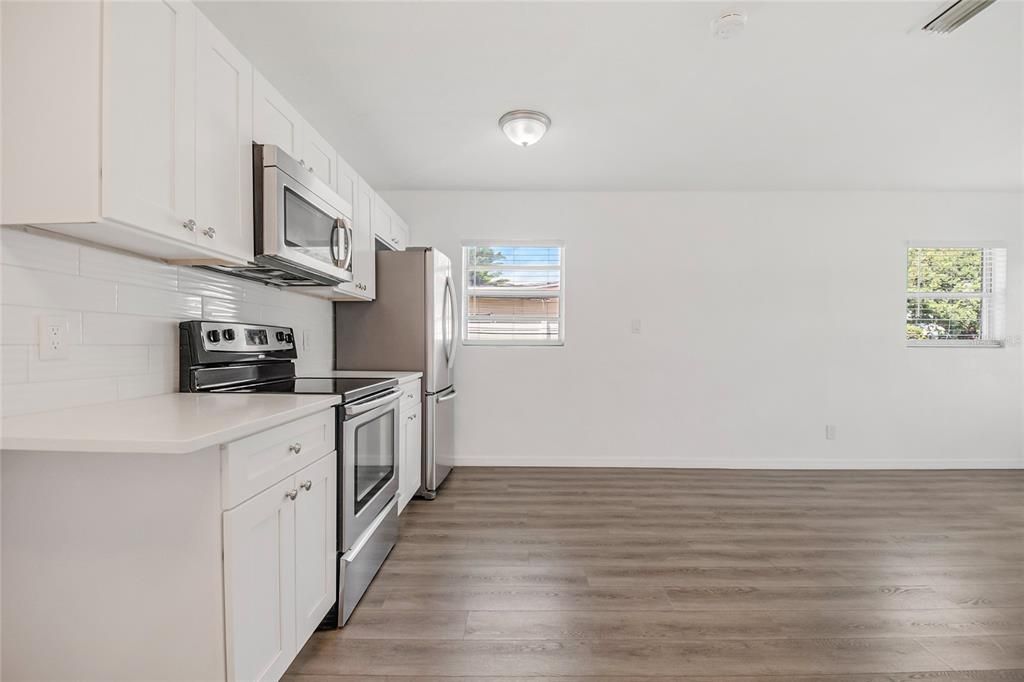 For Sale: $284,900 (3 beds, 1 baths, 840 Square Feet)