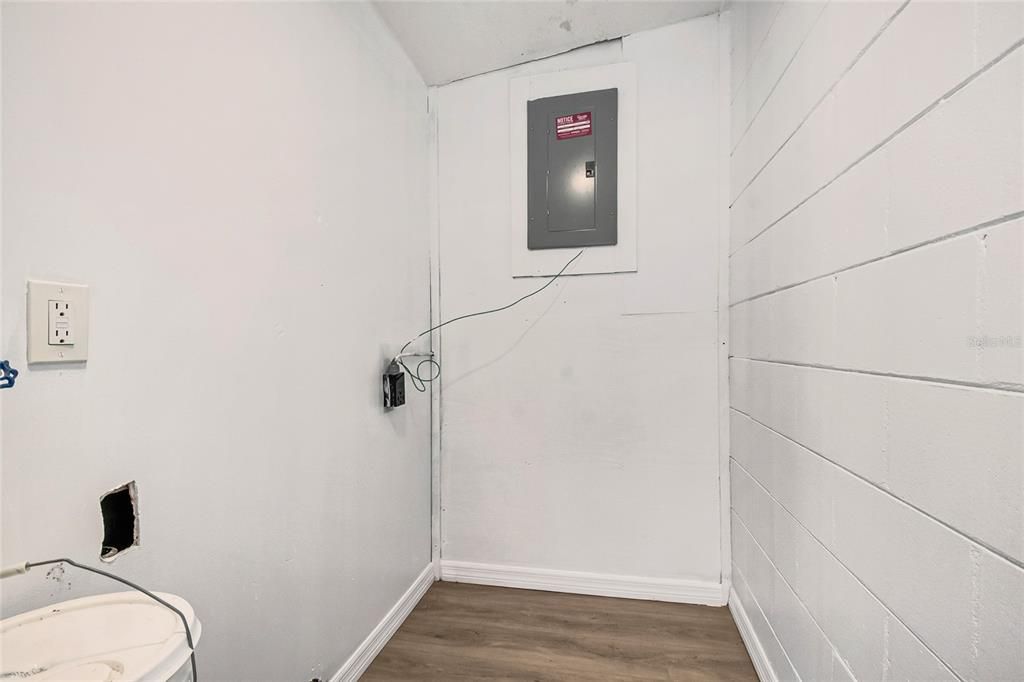 For Sale: $284,900 (3 beds, 1 baths, 840 Square Feet)