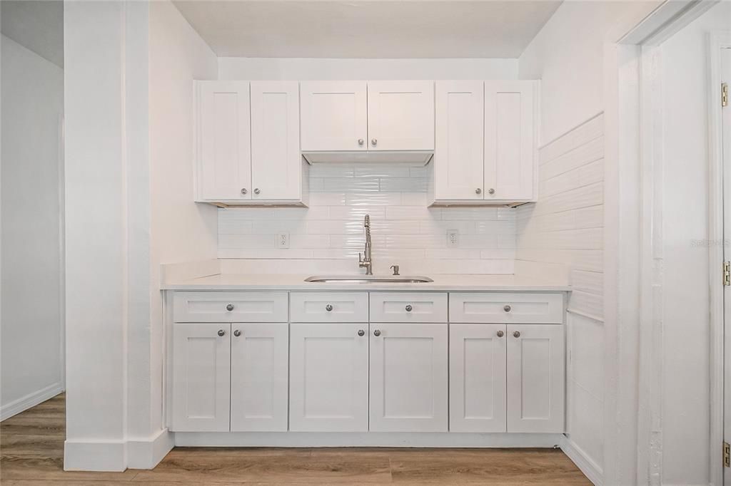 For Sale: $284,900 (3 beds, 1 baths, 840 Square Feet)
