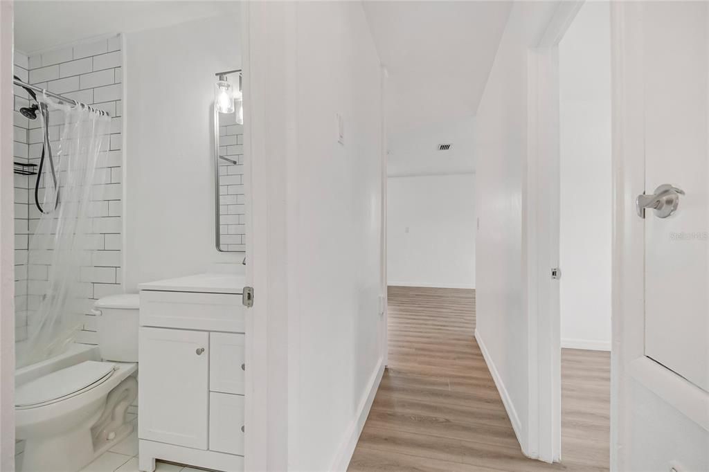 For Sale: $284,900 (3 beds, 1 baths, 840 Square Feet)