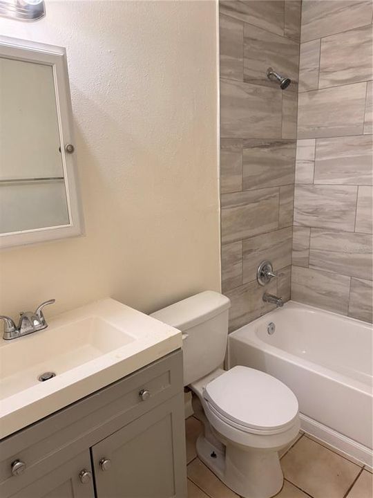 For Rent: $1,550 (2 beds, 1 baths, 884 Square Feet)